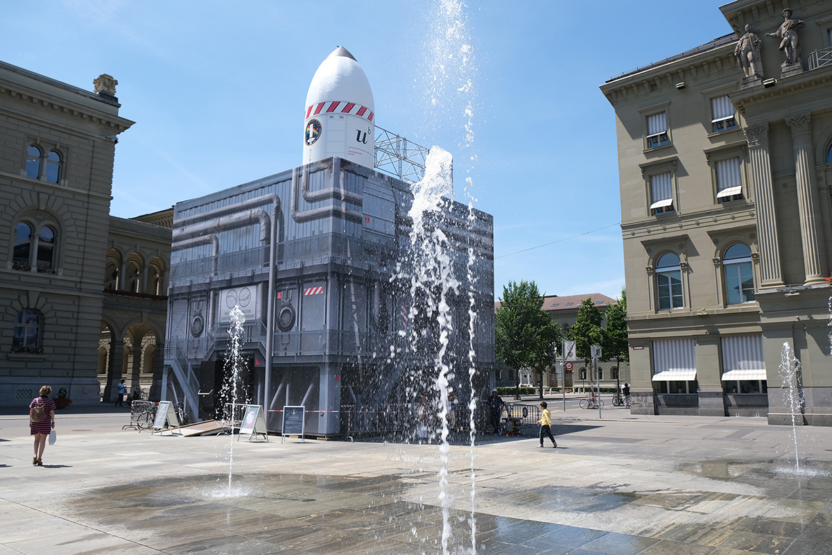 Raketenkubus auf dem Bundesplatz.